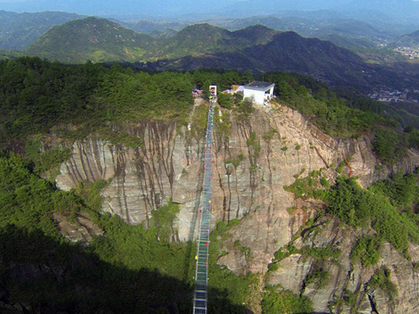 玻璃吊橋